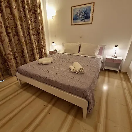 Alexandra 9 Appartement *